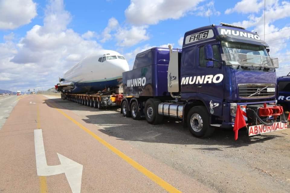 Boeing 737 being transported through South African towns
